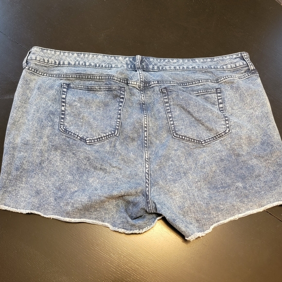 Torrid Acid Washed shorts, Sz24 - Picture 3 of 10